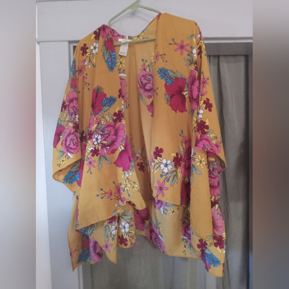 Maurices Yellow Floral Kimono